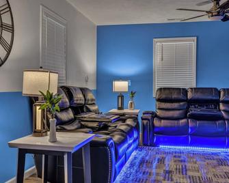 Simple comfort - Owensboro - Living room