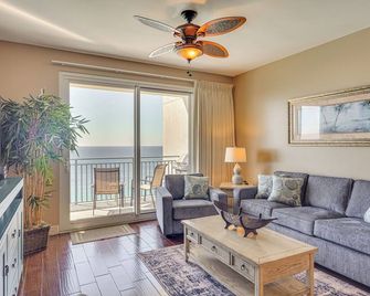 Beachfront Panama City Condo: Walk to Pier Park! - Panama City Beach - Pokój dzienny
