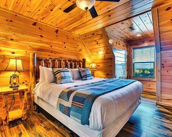Outdoor & Indoor Private Pool | Hot Tub | Pool Table - Sevierville - Bedroom