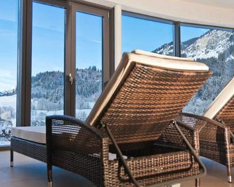 Lumbergerhof Hotel - Grän - Balkon