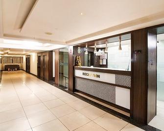 Hotel Kirti - Jamnagar - Front desk