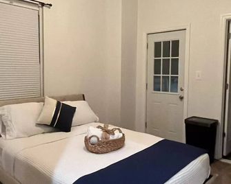 Bohemian Studio near Airports ! - Queens
