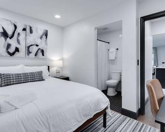 Suburban Hot Tub Oasis Near Osu & Short North - Columbus - Bedroom