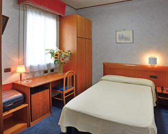 Hotel Autostrada - Padova - Makuuhuone