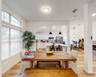 Stonebriar Stunner - The Colony - Dining room