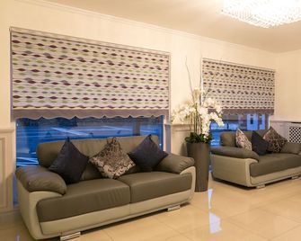 Celtic International Hotel Cardiff Airport - Barry - Wohnzimmer