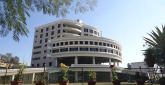 Hotel Gulmor Ludhiana - 盧迪亞納 - 建築