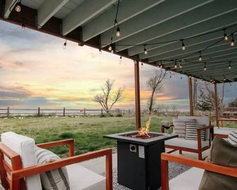 Bluff Cottage - Waterfront home near Olympic National Park - Port Angeles - Patio