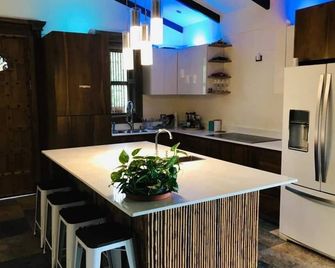 Hot springs 1 mile. Amazing views.Arenal Volcano 23.8 miles . Luxury and comfort - Fortuna - Cuisine