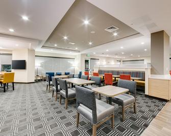 TownePlace Suites by Marriott Kansas City Liberty - Liberty - Restaurante