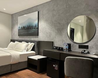 All In Hotel - Кангар - Спальня