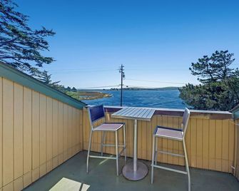 2 Queen Vaulted Ceiling with Ocean View! - Bodega Bay - Balcony