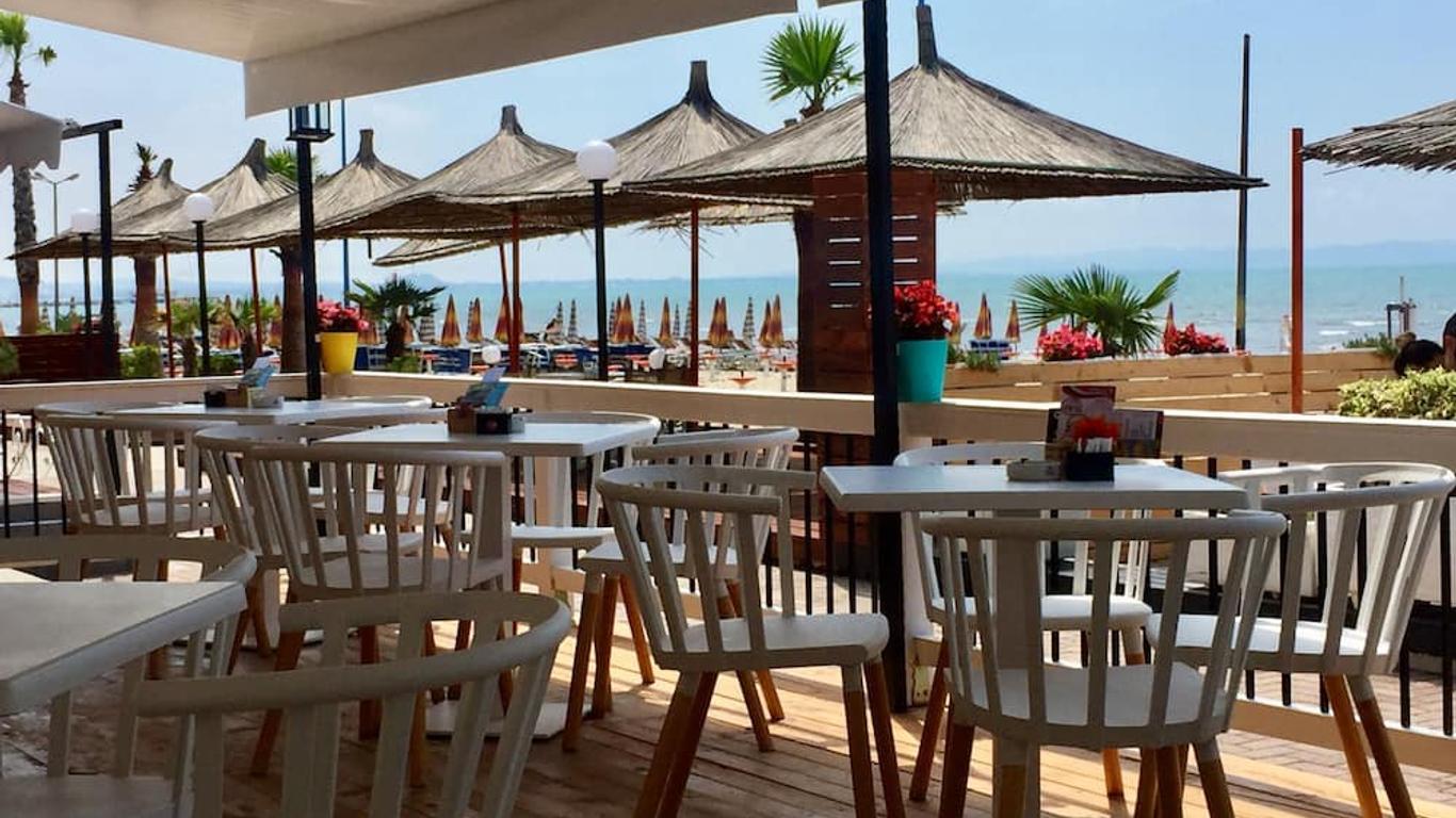 Sunrise Hotel Cameria