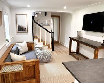 Goshen apartment located - Goshen