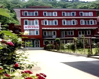 Swiss Hotel Kashmir - Srinagar - Building