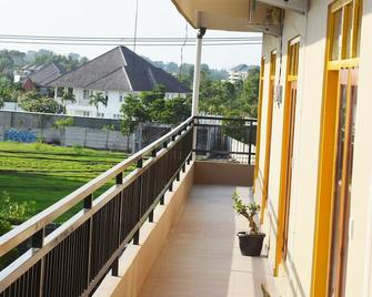 Repag Wayan Canggu Hostel - North Kuta - Balcony
