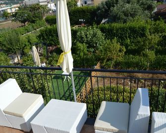 La Maison di Sara - Lettere - Balcony