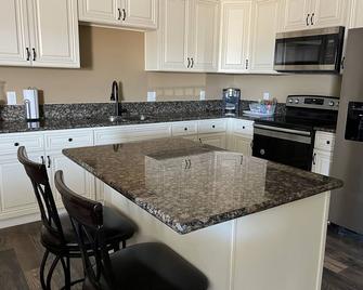 2 Bedroom Suite in Ridgecrest - Ridgecrest