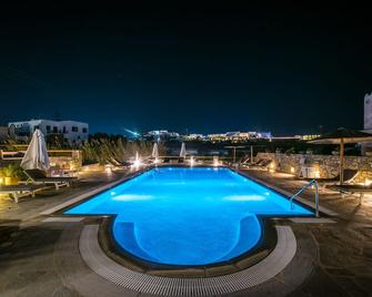 Vienoula's Garden Hotel - מיקונוס - בריכה