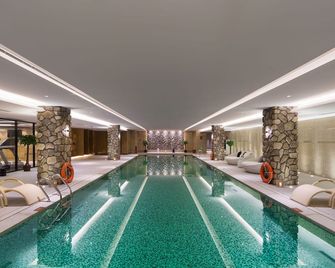 Swisstouches Guangzhou Hotel Residences - גואנגג'ואו - בריכה