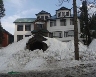 Hotel Alpine Ridge - Gulmarg - Building