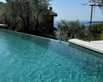 Vista Mare Portofino by PortofinoVacanze - Rapallo - Piscina