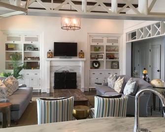 Kentucky Derby Home in horse country - Prospect - Sala de estar