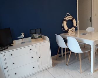 Appartement à 50 m de la mer - Ouistreham - Dining room