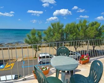 Le Sorgenti Camere E Appartamenti - Torre Vado - Balcón