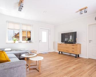 Burghof Apartments Hoyerswerda - Hoyerswerda - Wohnzimmer