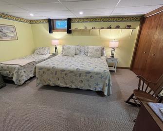 Peaceful Basement Apartment among serene woods, paths, and a stream near Acadia - Mount Desert - Habitación