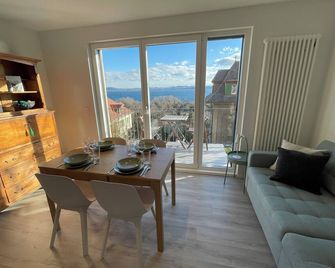 Mail 62 - Neuchâtel - Salle à manger