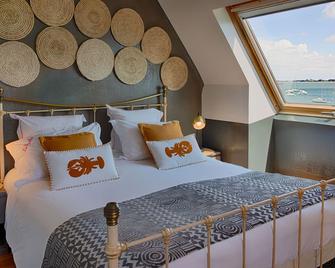 Hotel Restaurant Les Venetes - Arradon - Bedroom