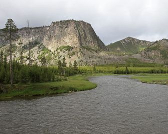 Dude & Roundup - West Yellowstone - Extérieur