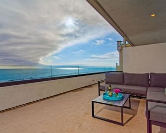 Luxury Beachfront Villa- Villa C - Carlsbad - Balcony