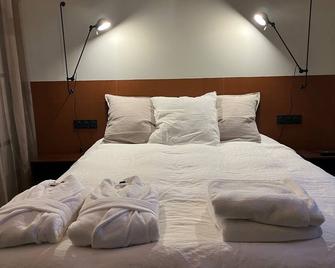 Double room with bathroom - Villers-Cotterêts