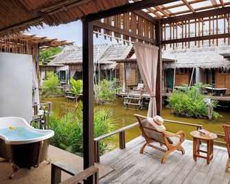 Venice Krabi Villa Resort - Krabi - Patio