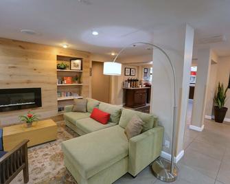 Country Inn & Suites by Radisson, Charlotte I-85 - שרלוט - סלון