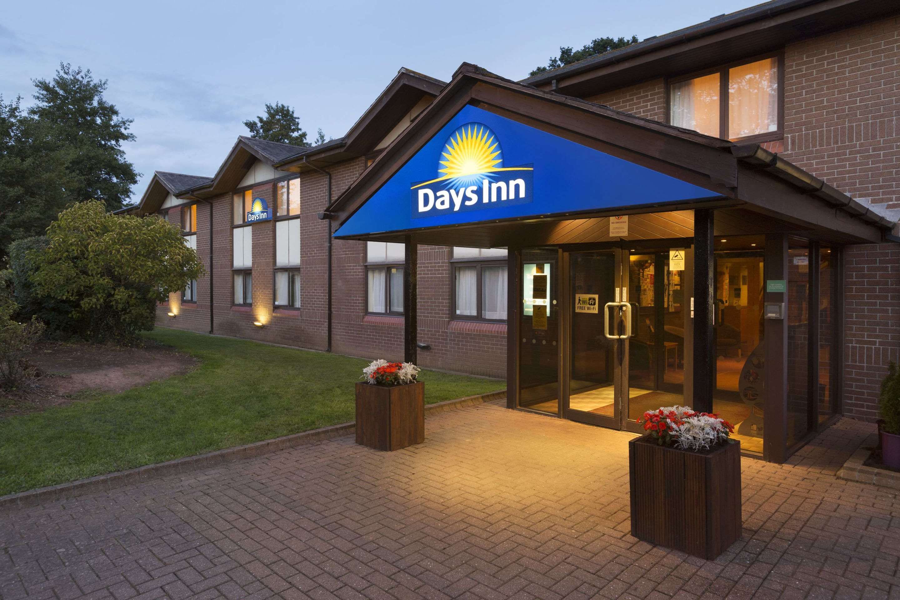 Days Inn by Wyndham Taunton - Taunton - Κτίριο