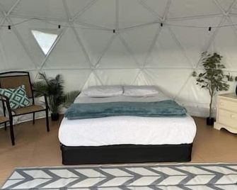 Spacious Dome Tent Glamping Camping Laie North Shore Oahu - 拉耶 - 臥室