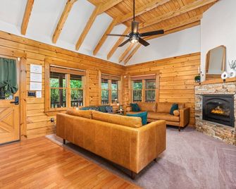 Yosemite Villa - log cabin with spectacular views & stargazing - Mariposa - Pokój dzienny