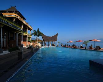 Samosir Cottages Resort - Parapat - Piscine