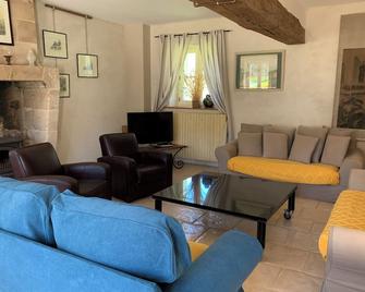 Beautiful House Of Charm Any Comfort, Swimming Pool In Nature: Orfeuilles 12 P - Monthou-sur-Cher - Sala de estar