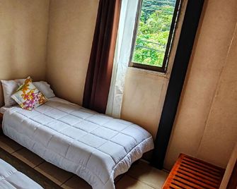 Hostel Coati Place Bed & Breakfast - Monteverde - Schlafzimmer
