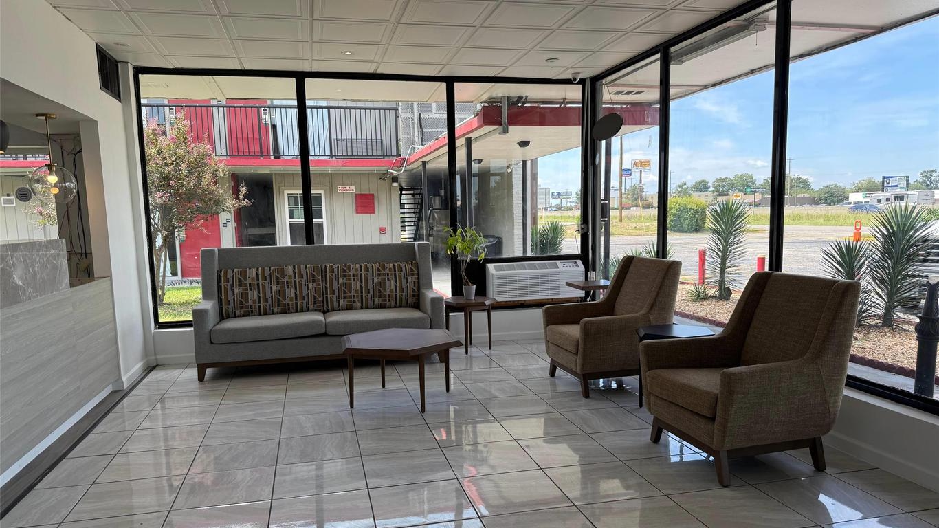 Travelodge by Wyndham Lumberton