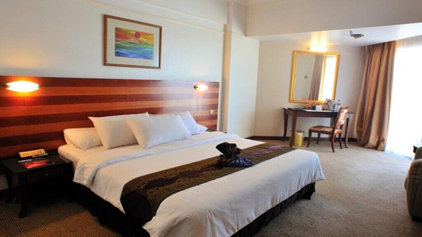 Primula Beach Hotel