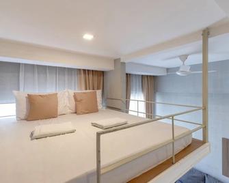 Selah Pods Hotel Manila - Manila