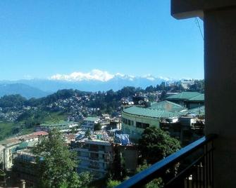 Kasturi Palace Darjeeling - Darjeeling - Балкон