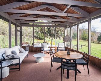 Mountain Top Fresh Pond Hot Tub - Pittsfield - Patio
