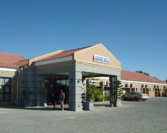 Airport Hotel Maun - Maun - Edificio